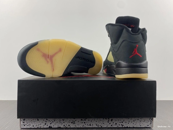 DR0092-001 Jordan Gore-Tex Retro Off-Noir 5 1229